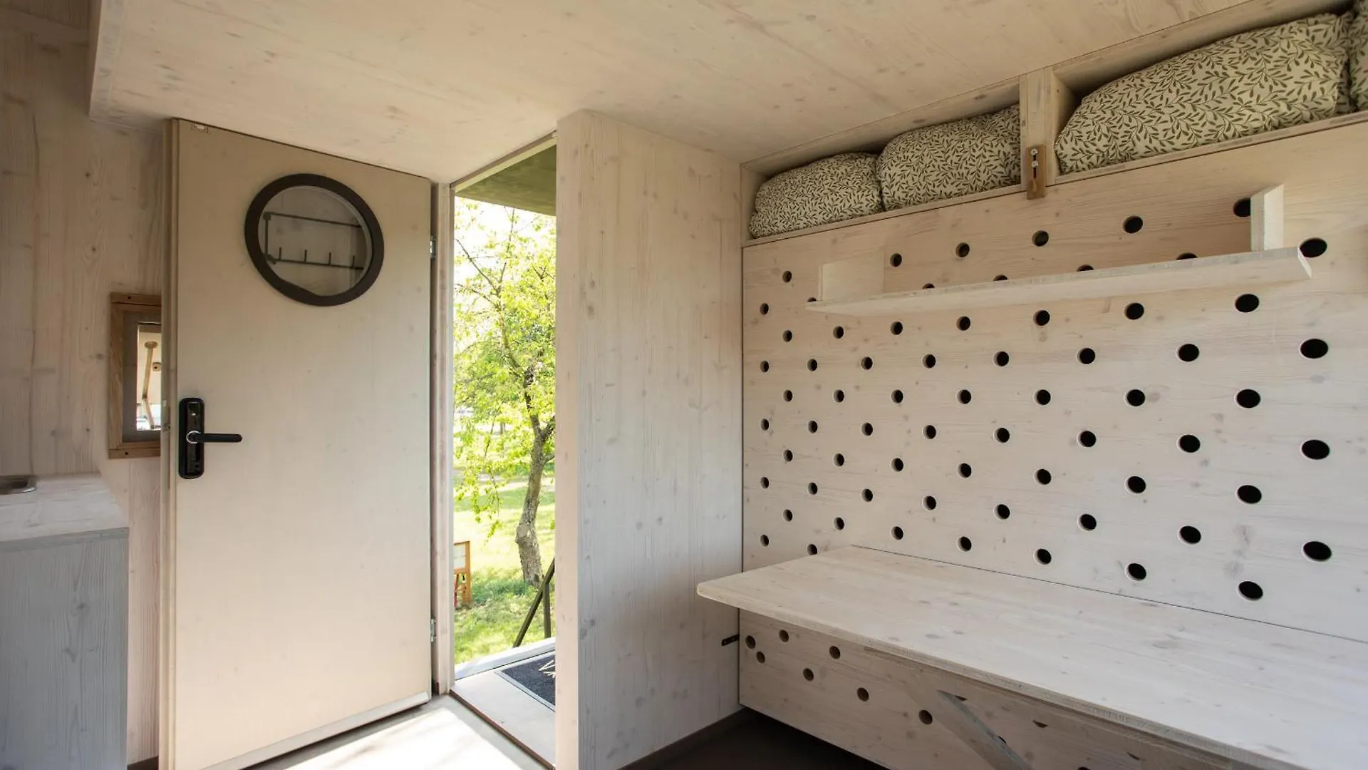 Prague Camping Dzban