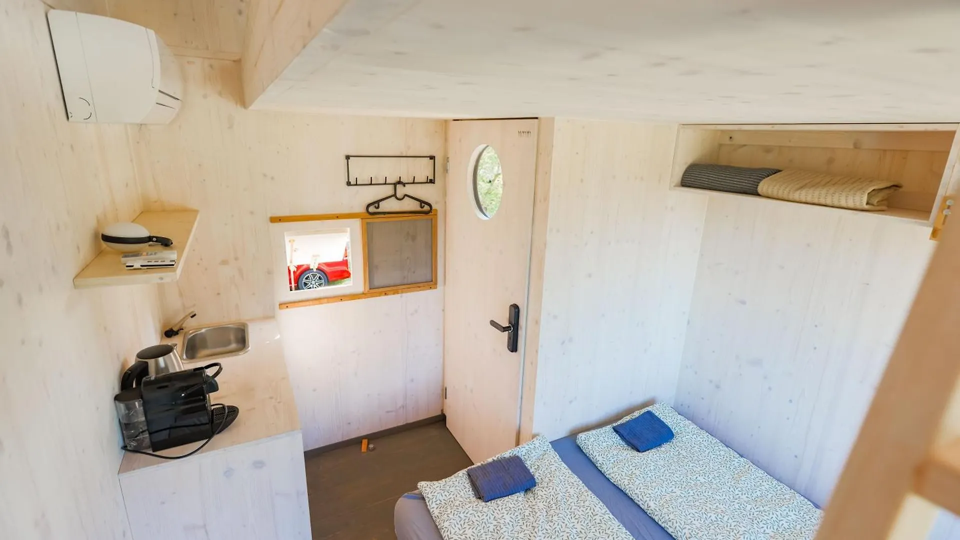 Prague Camping Dzban キャンプ場
