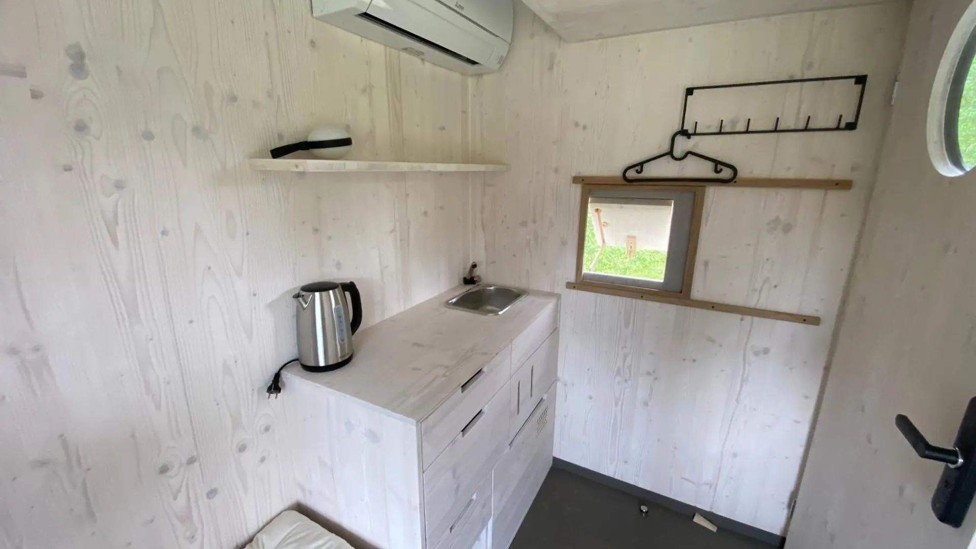 Prague Camping Dzban