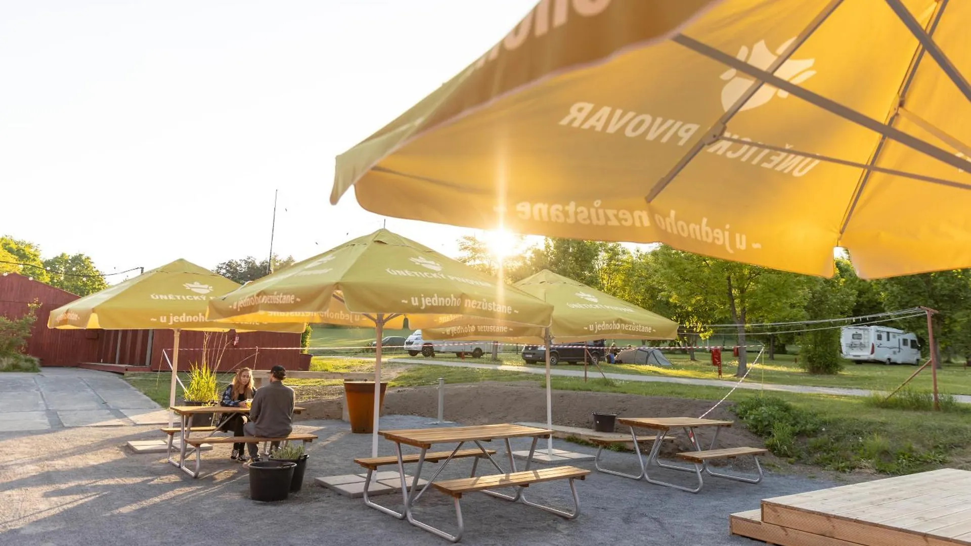 Prague Camping Dzban Campeggio
